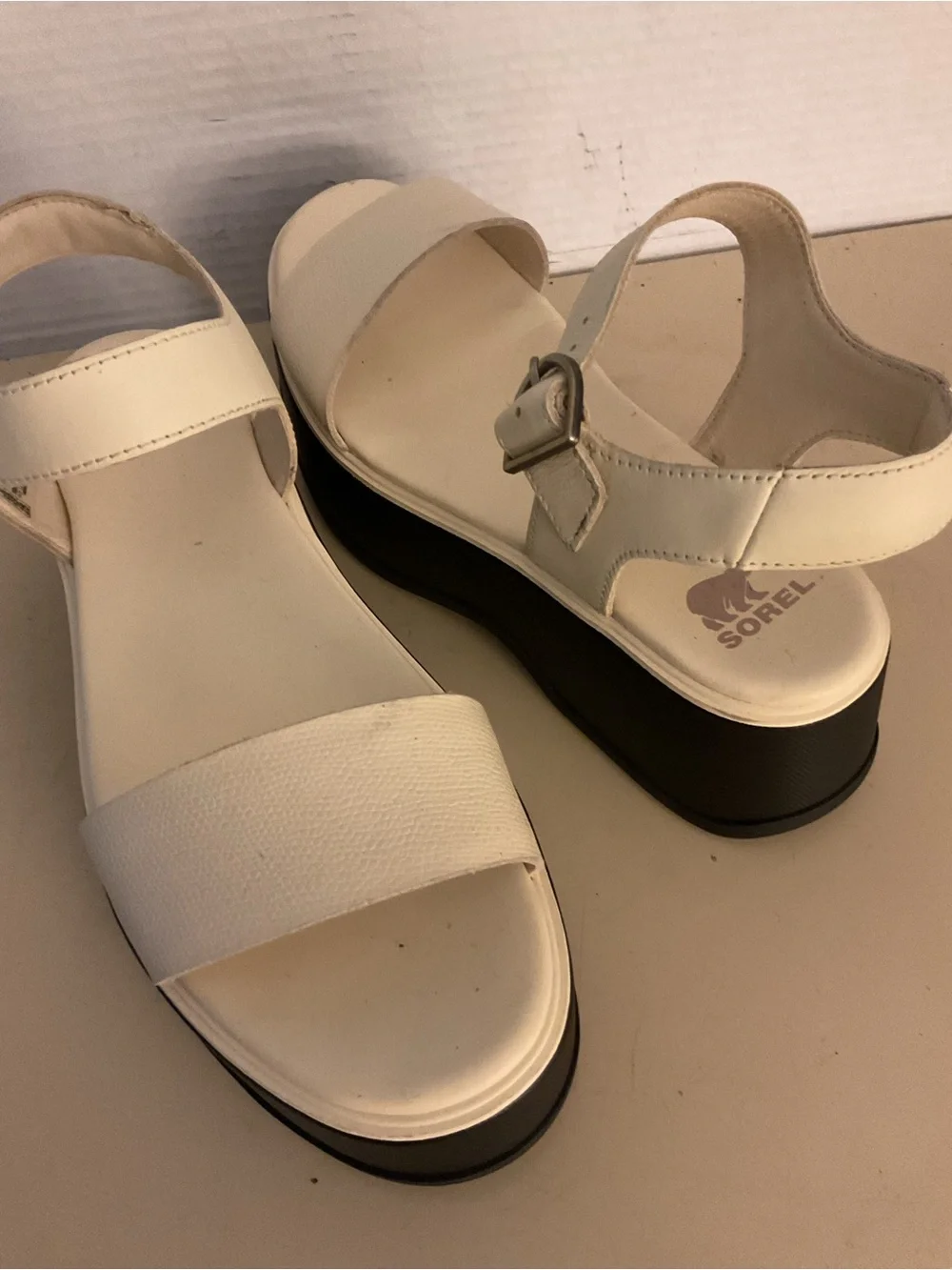 Sorel women crème leather platform wedge sandals US 8
